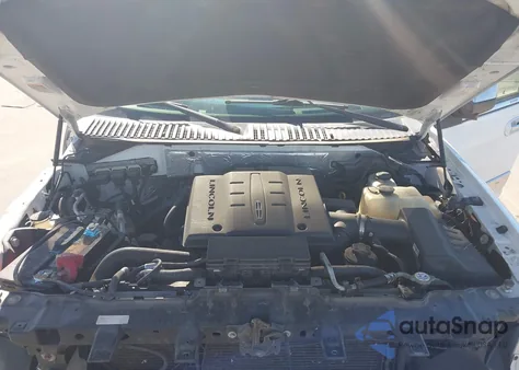 2013 Lincoln Navigator z USA, uszkodzony, nr VIN 5LMJJ2J51DEL06620